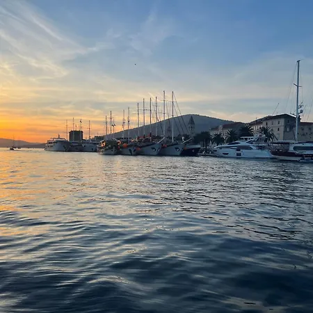 Smokvica Beachfront