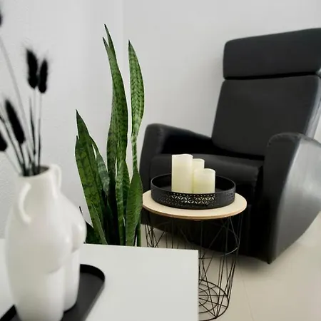 Smokvica Beachfront Apartment Trogir *
