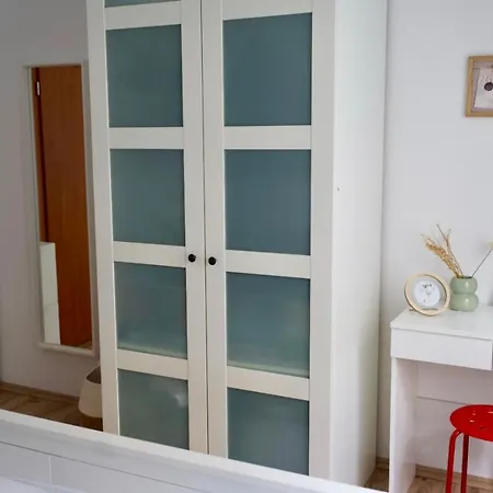 Smokvica Beachfront Apartment Trogir * تروغير