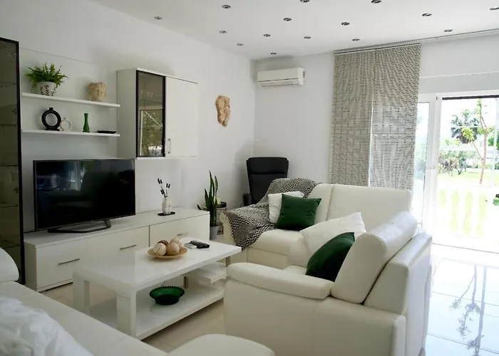 Appartement Big Beachfront Smokvica In Trogir